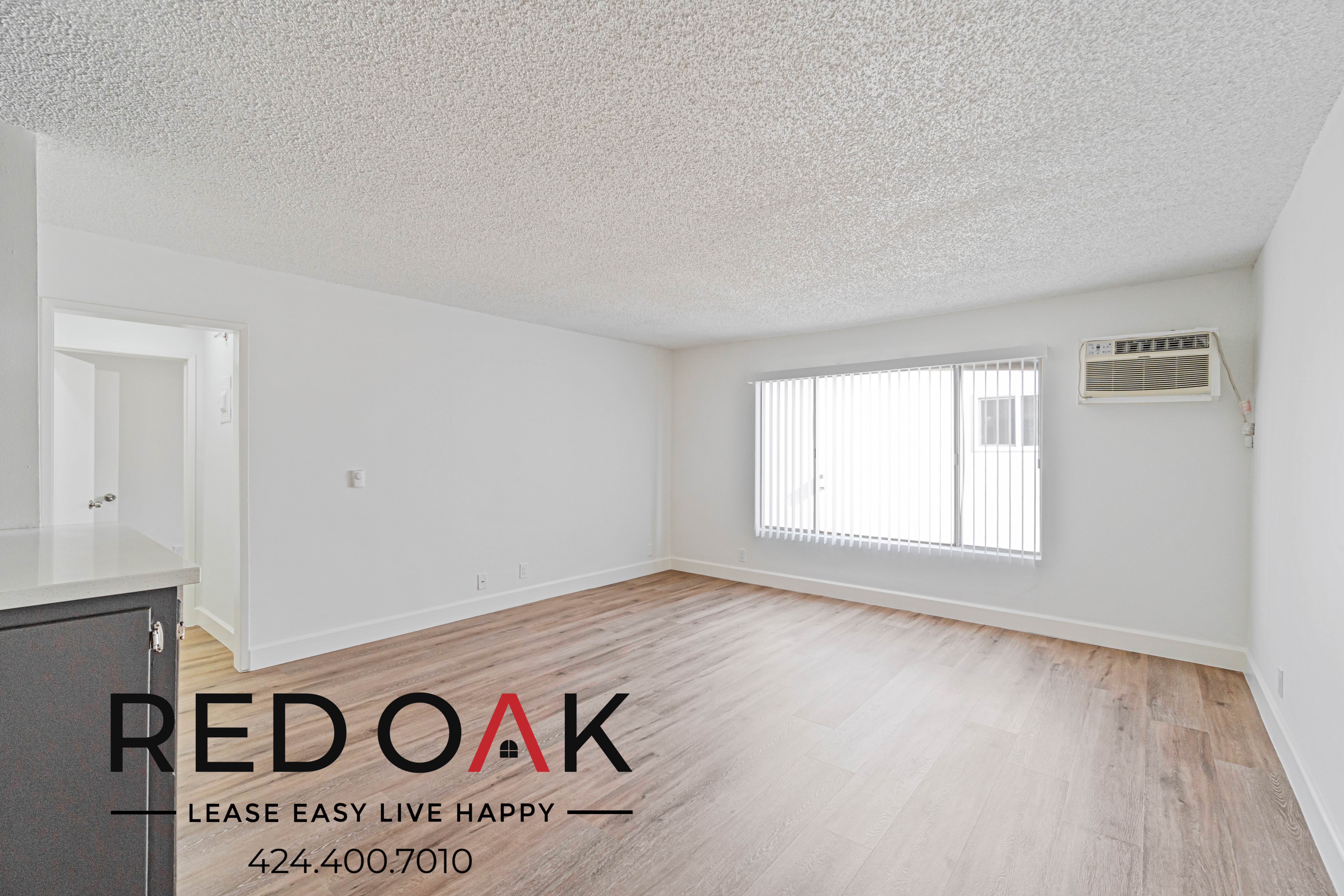 North Hills Apartment: 15525 Nordhoff St