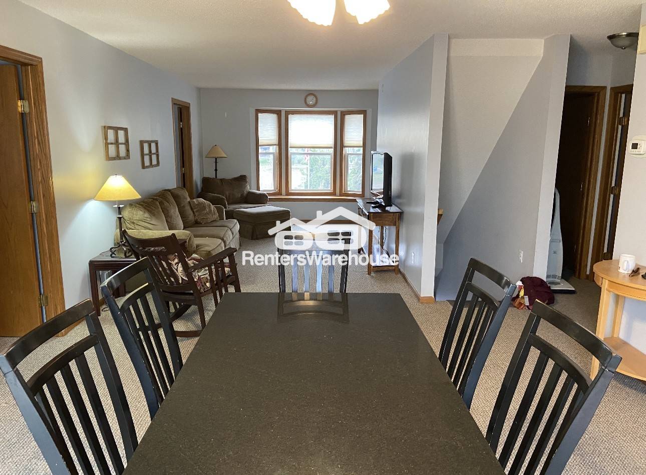 Oakdale House: 3566 Granada Ave N