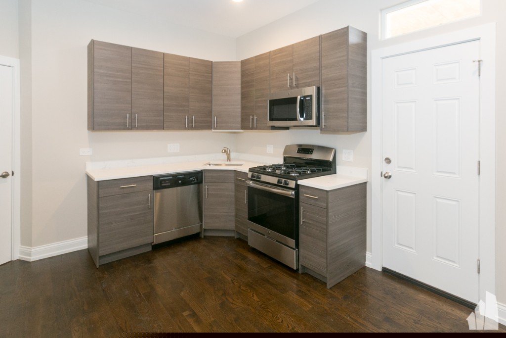 Chicago Condo: 2943 W Diversey Ave