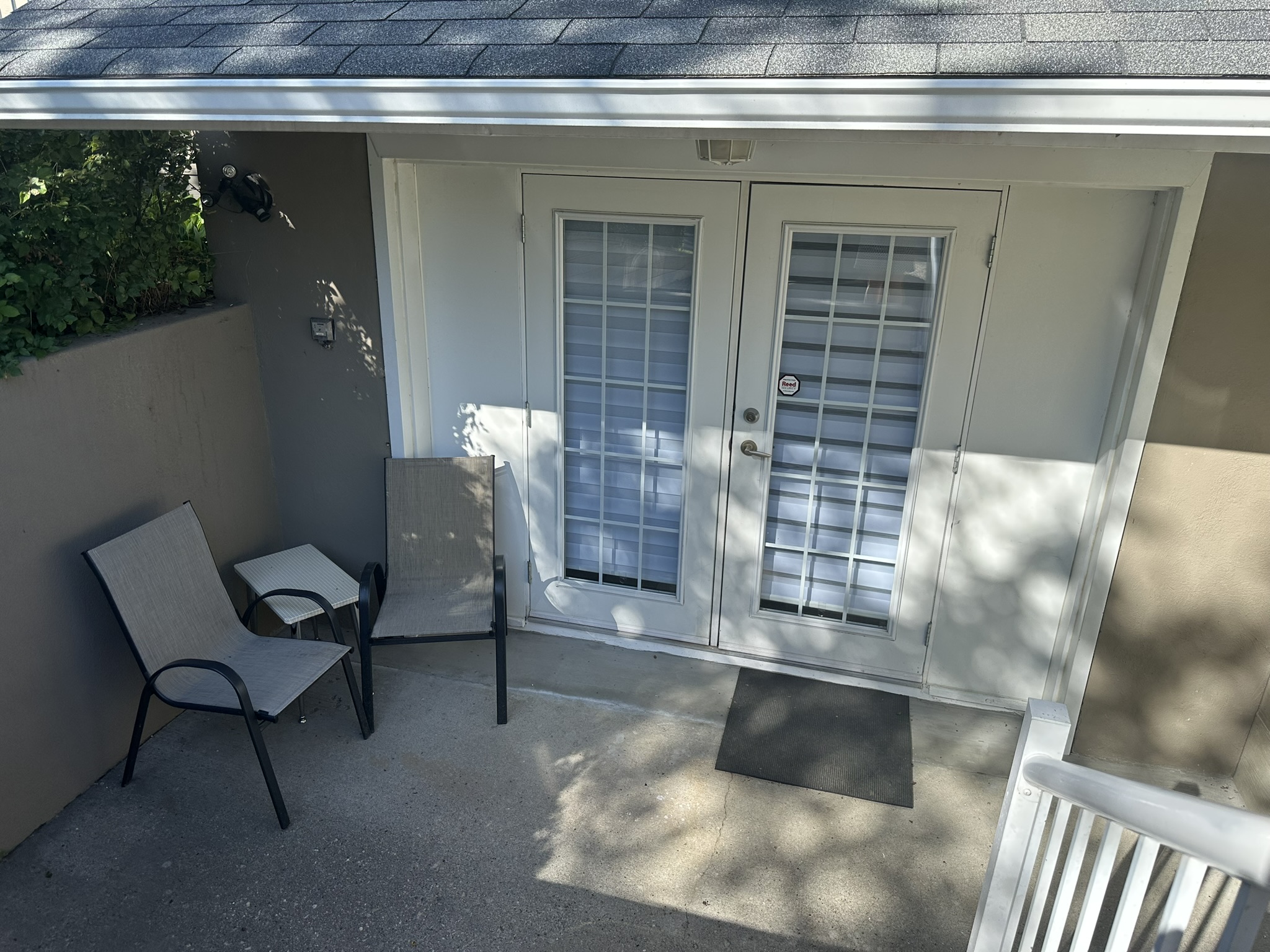 Calgary House: 2223 Victoria Crescent Northwest