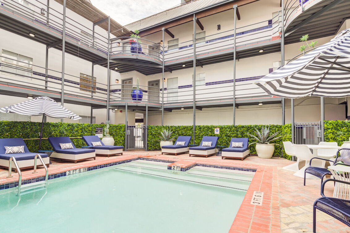 Austin Condo: 209 E 4th St