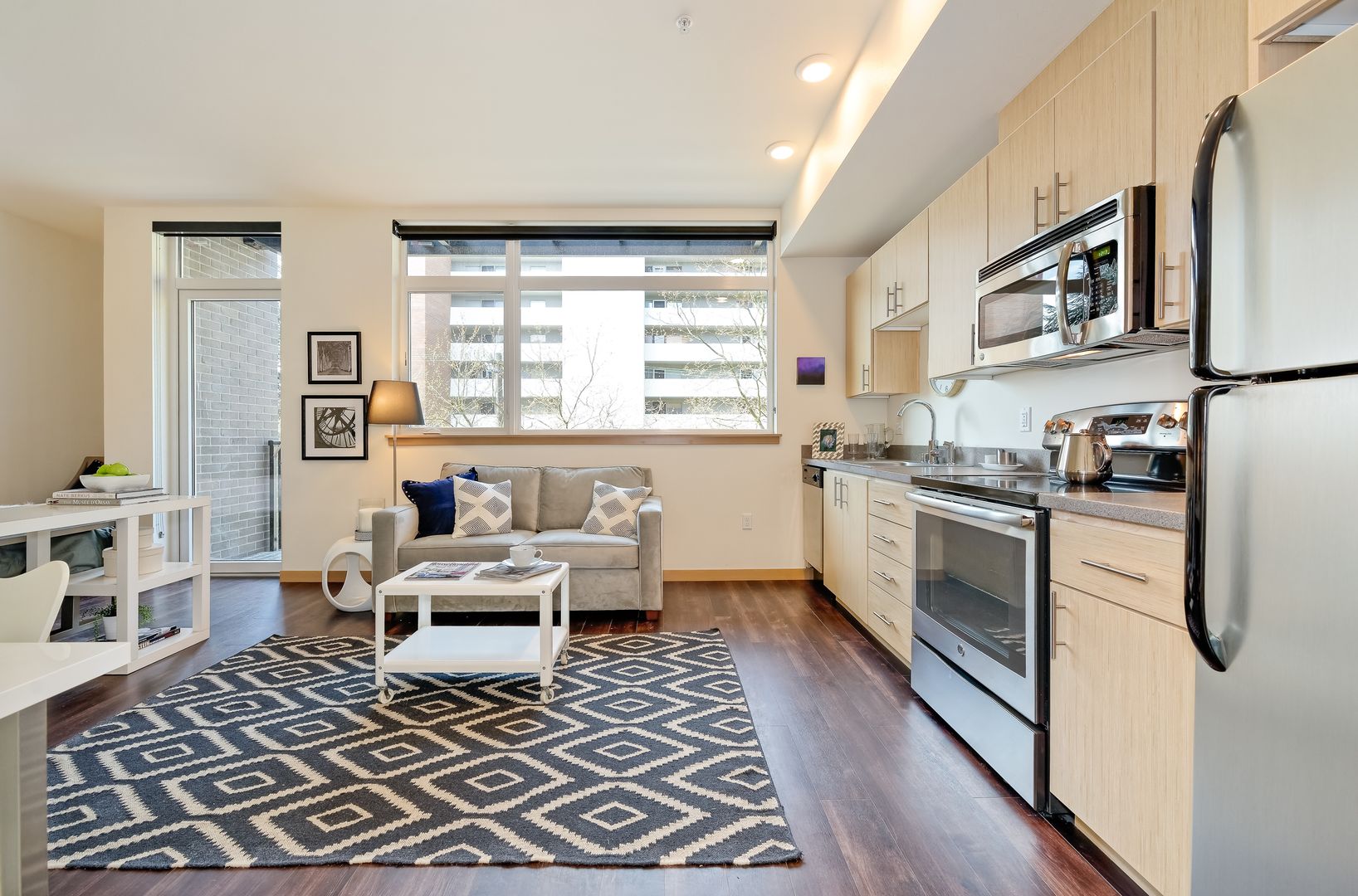 Seattle Apartment: 500 Belmont Ave E