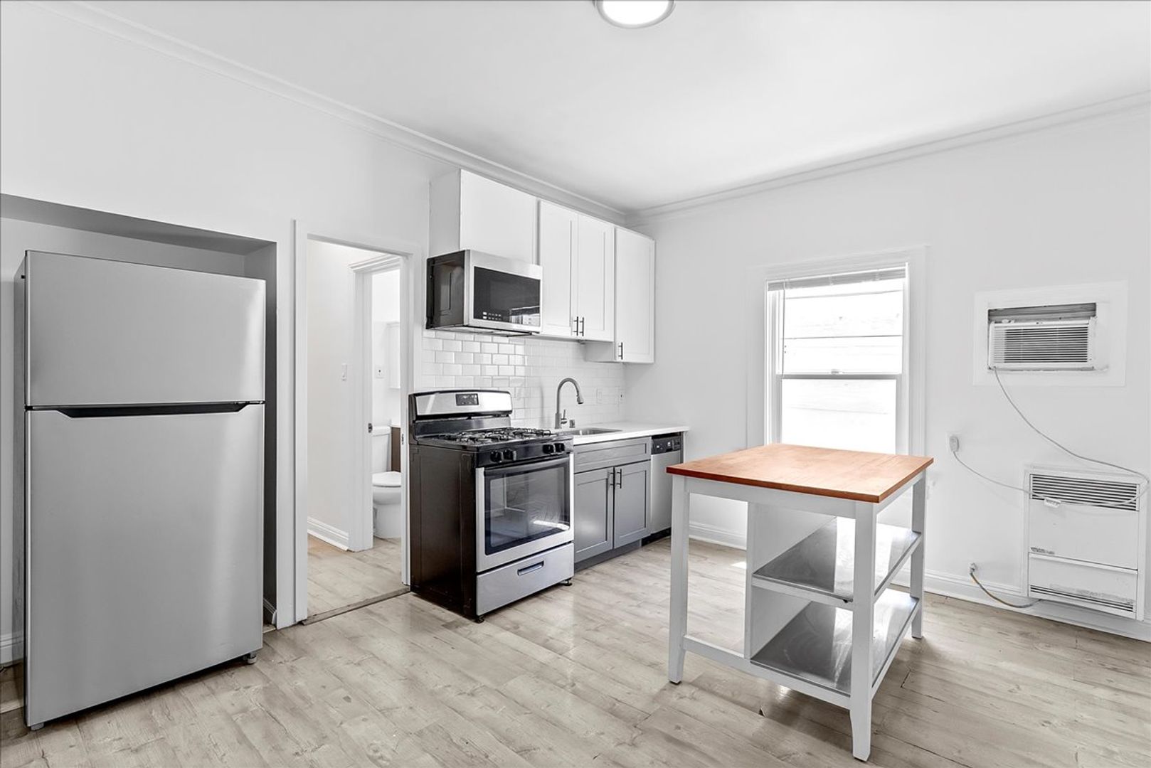 Los Angeles Condo: 406 S. Coronado St.