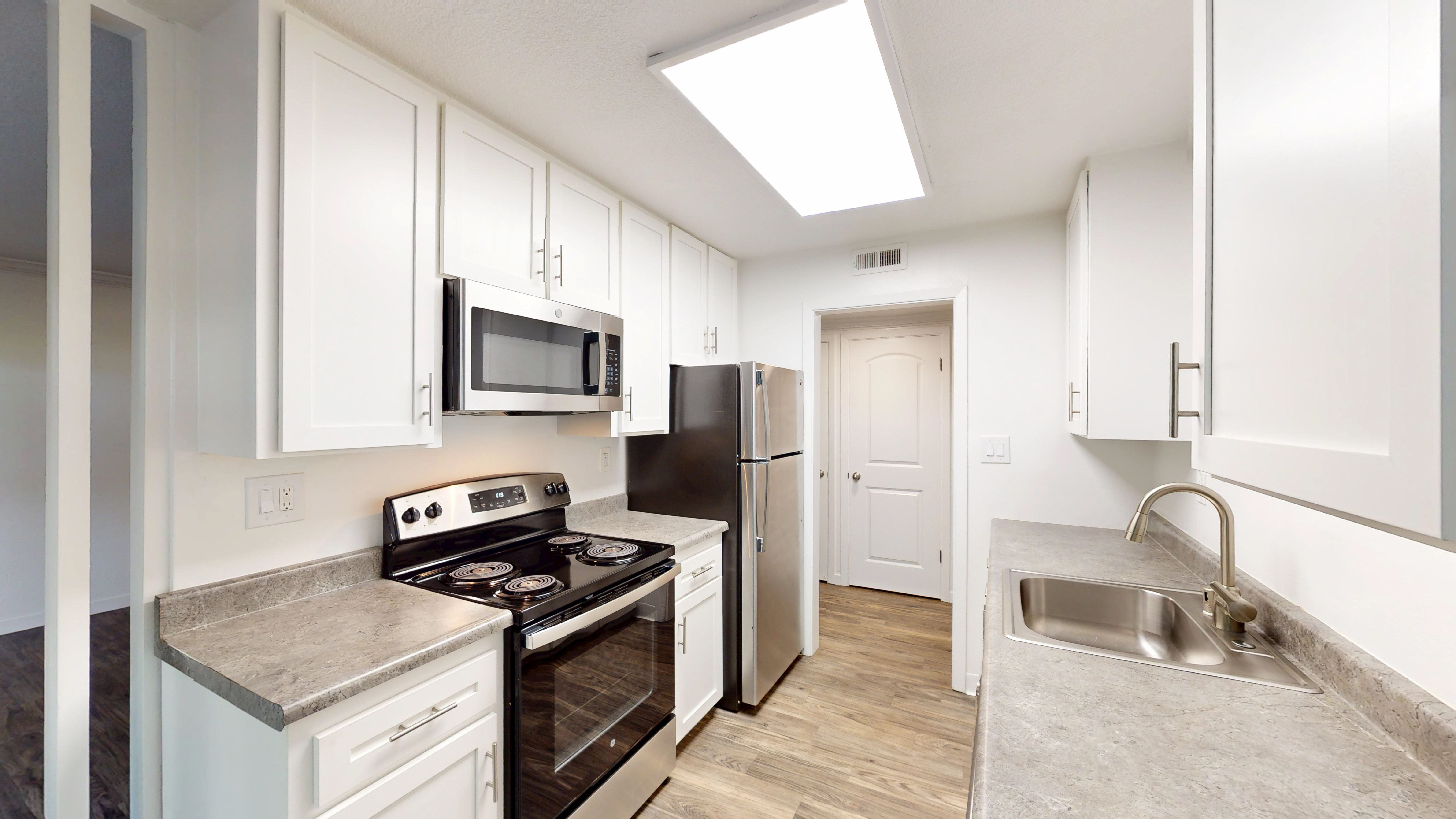 San Rafael Condo: 825 Las Gallinas Ave