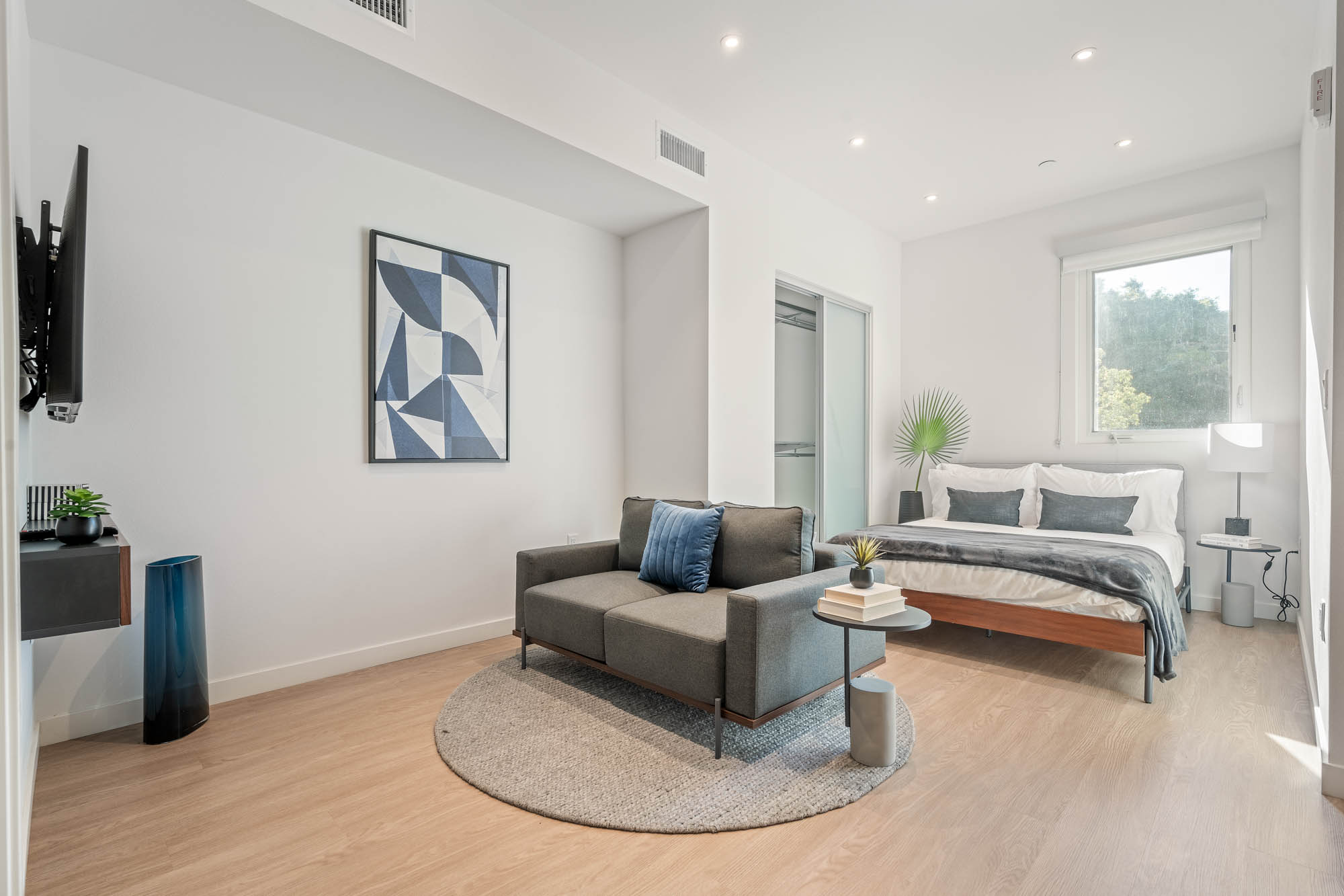 Los Angeles Apartment: 8820 Belford Ave