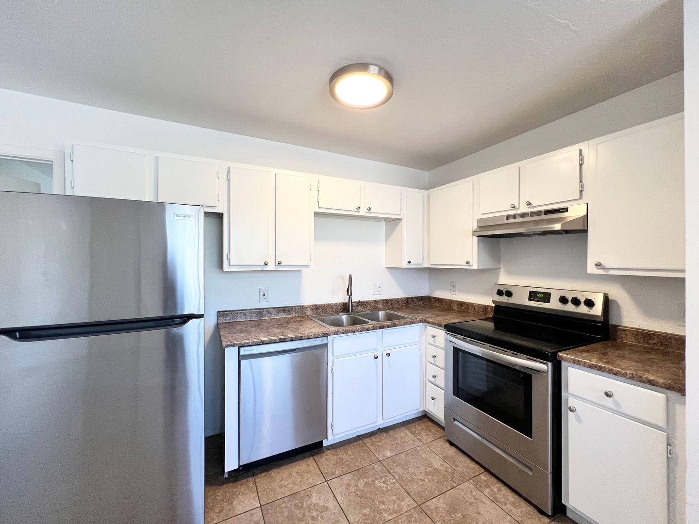 Florence Apartment: 440 E Florence Heights Dr