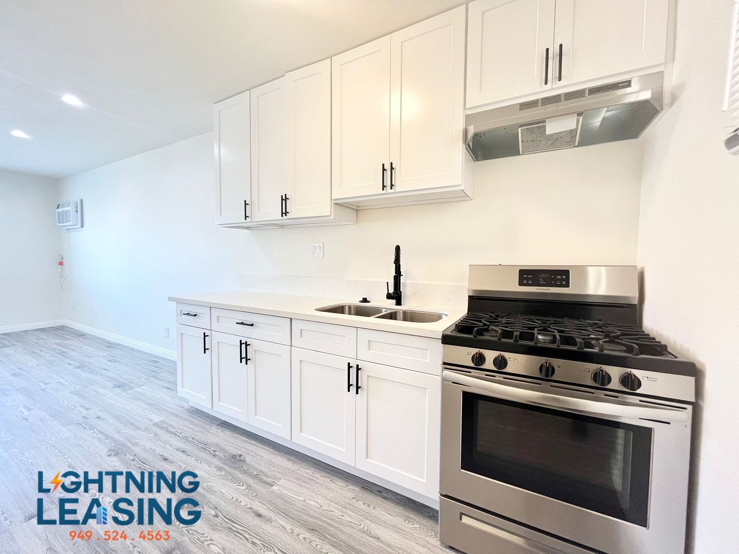 Los Angeles Condo: 840 1/2 Carondelet Street