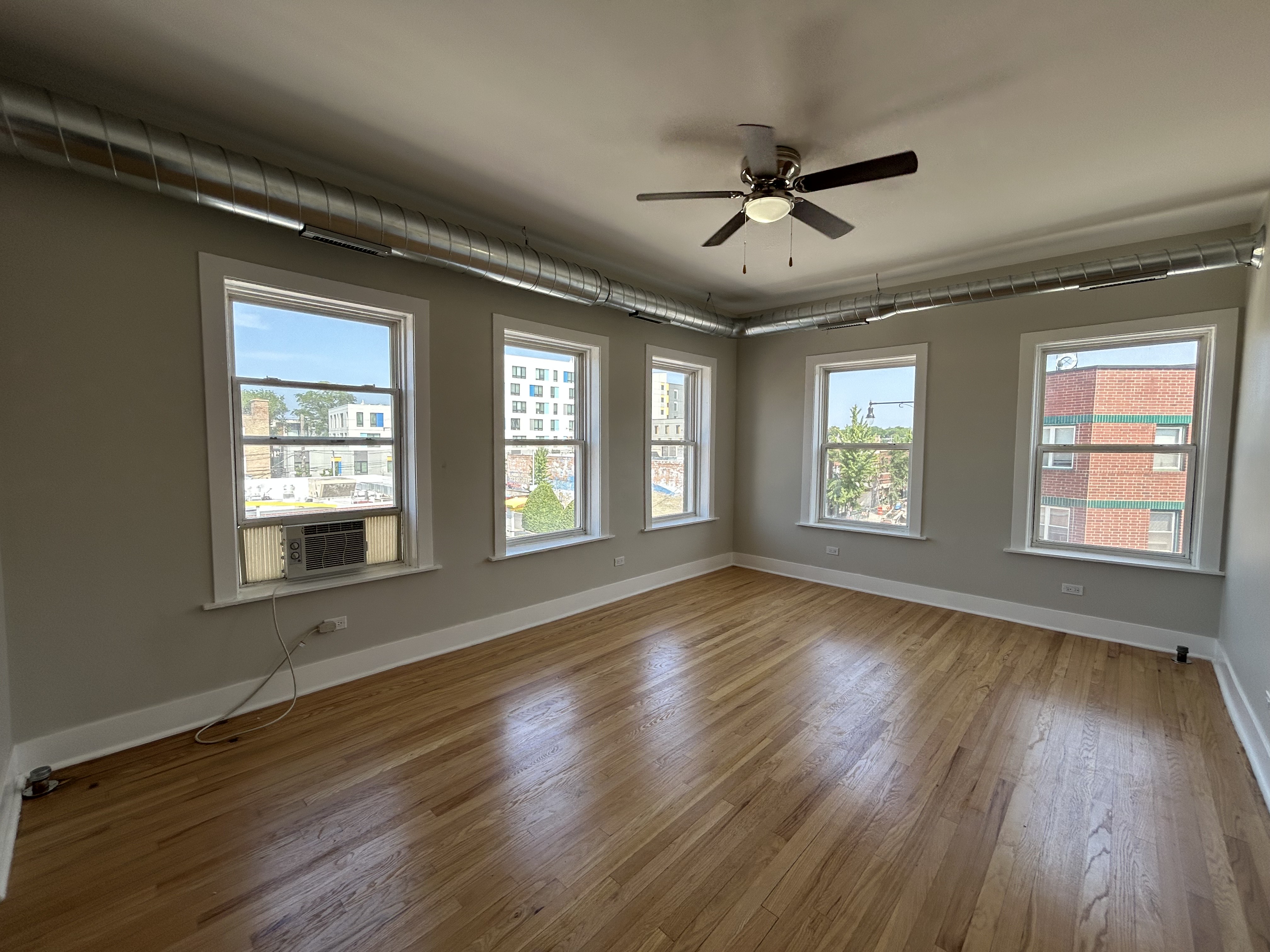 Chicago Condo: 2712 N Milwaukee