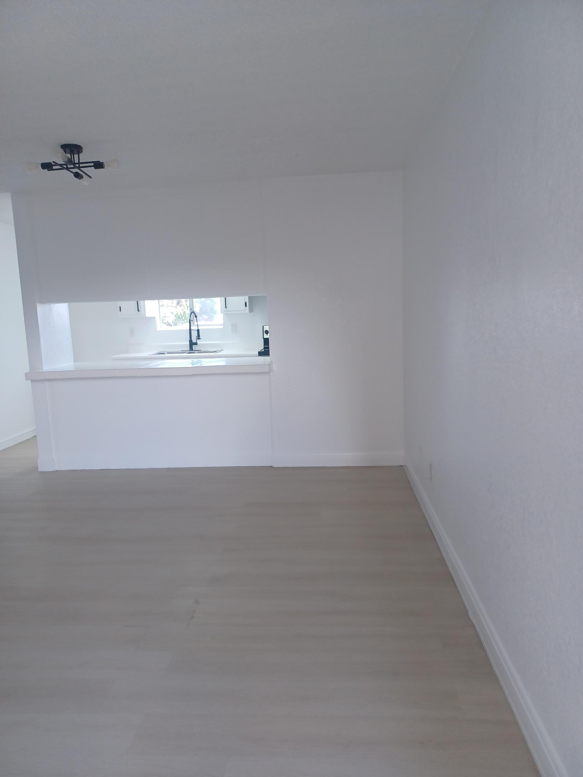 Highland Condo: 26674 Ward St