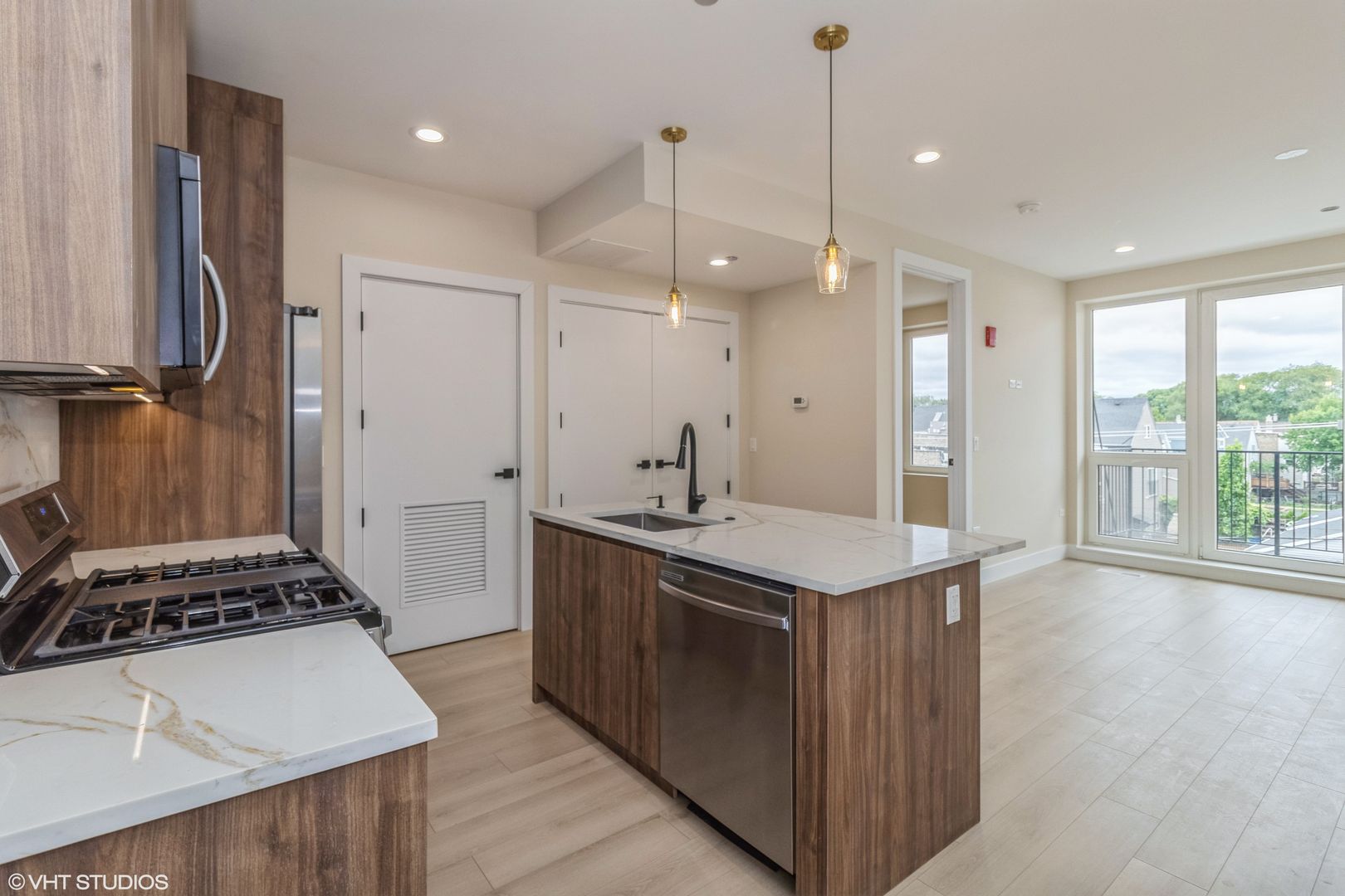 Chicago Condo: 3043 W. Irving Park Road
