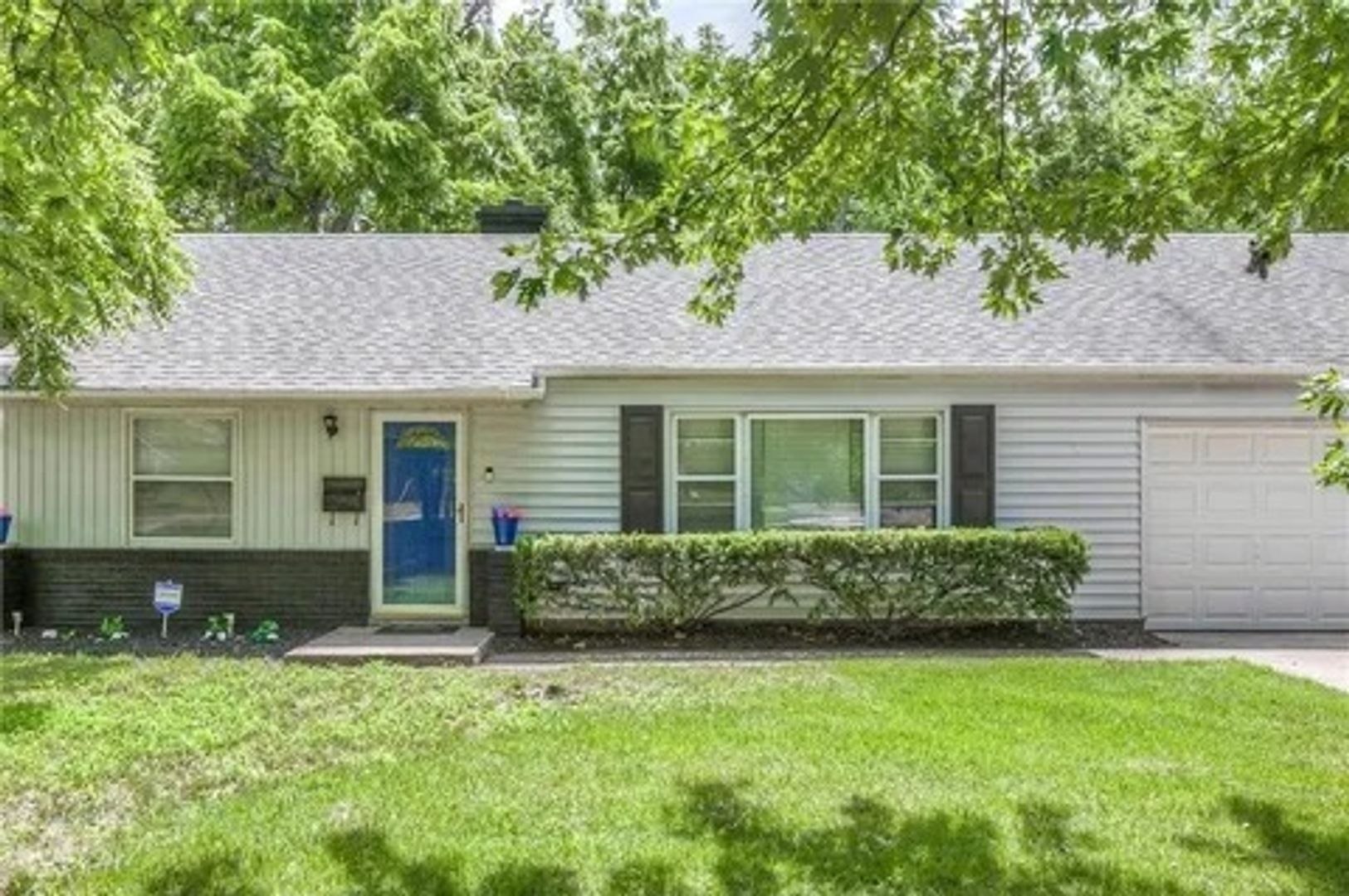 Prairie Village House: 2805 W 75th St,