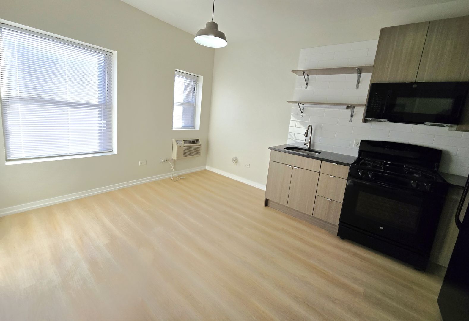 Chicago Apartment: 5051 N Kenmore Ave
