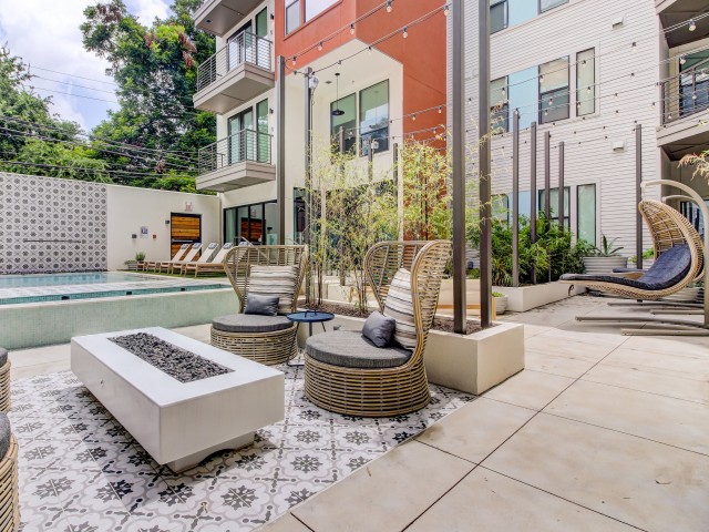 Austin Condo: 1617 E 6th St