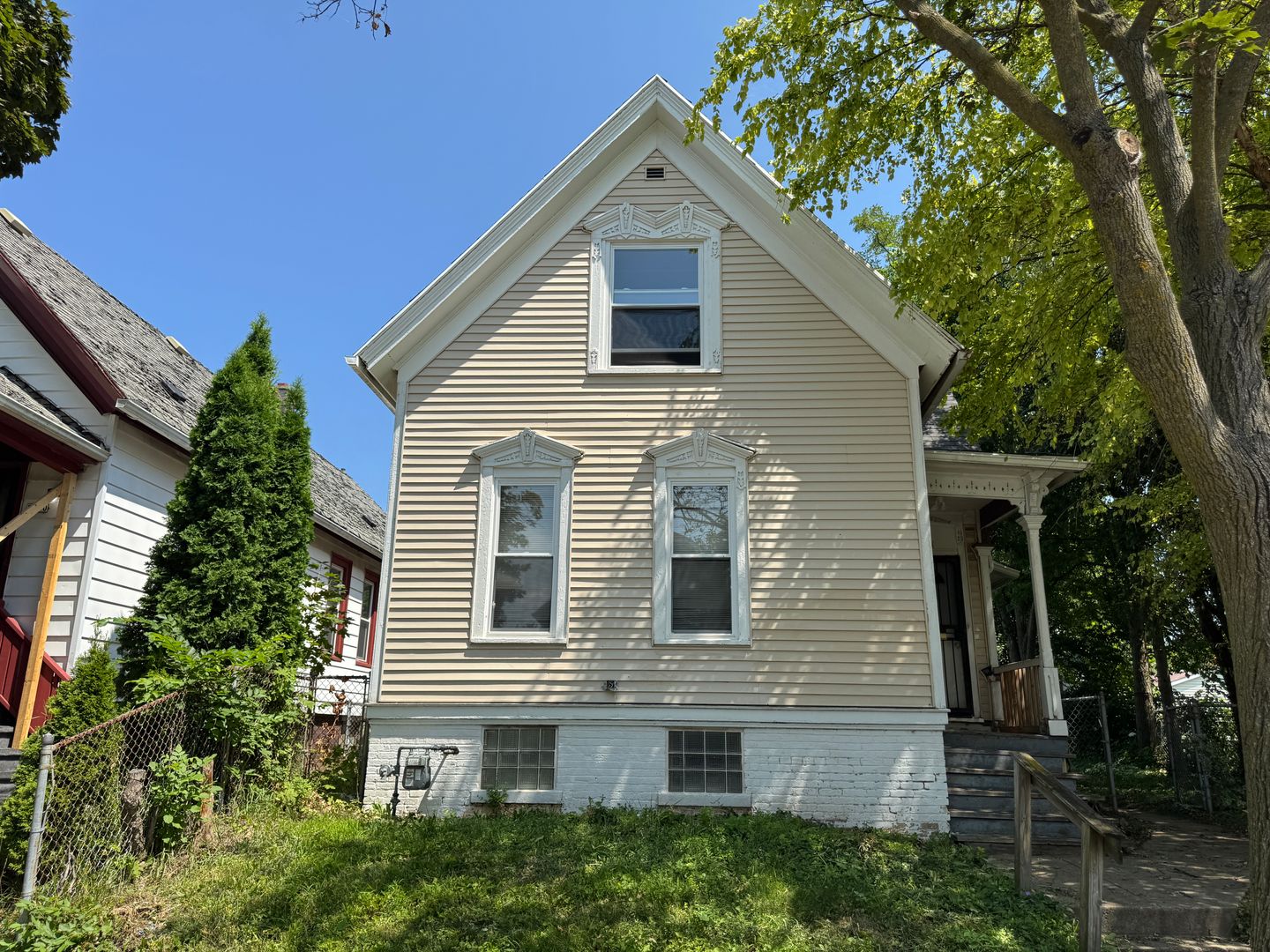 Milwaukee House: 2564 N 15th St