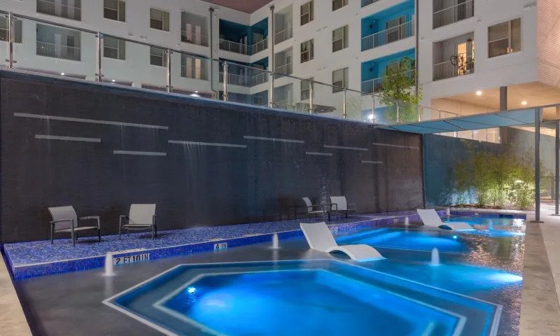 Austin Condo: 2911 E 17th St