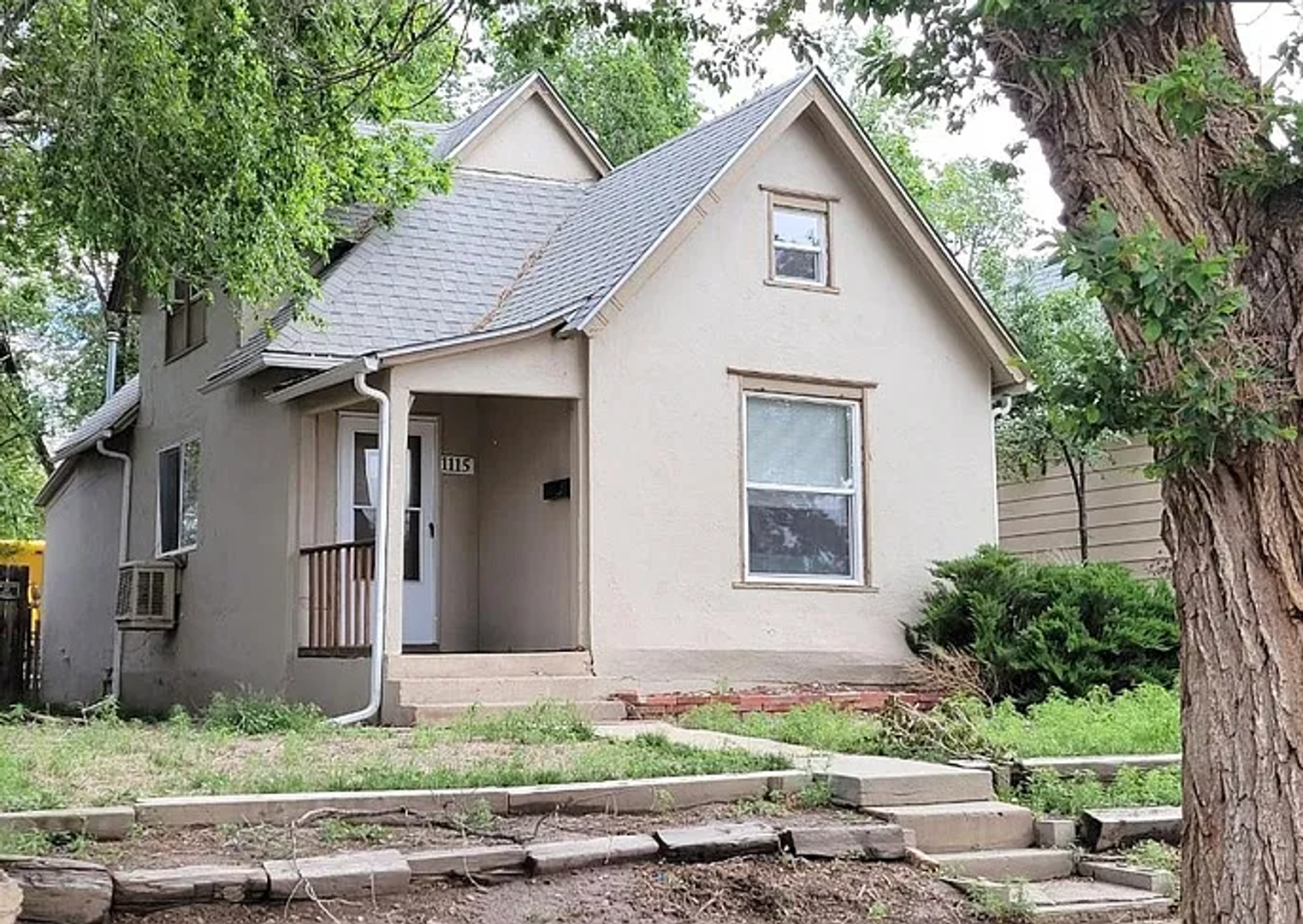 Pueblo House: 1115 W 11th St