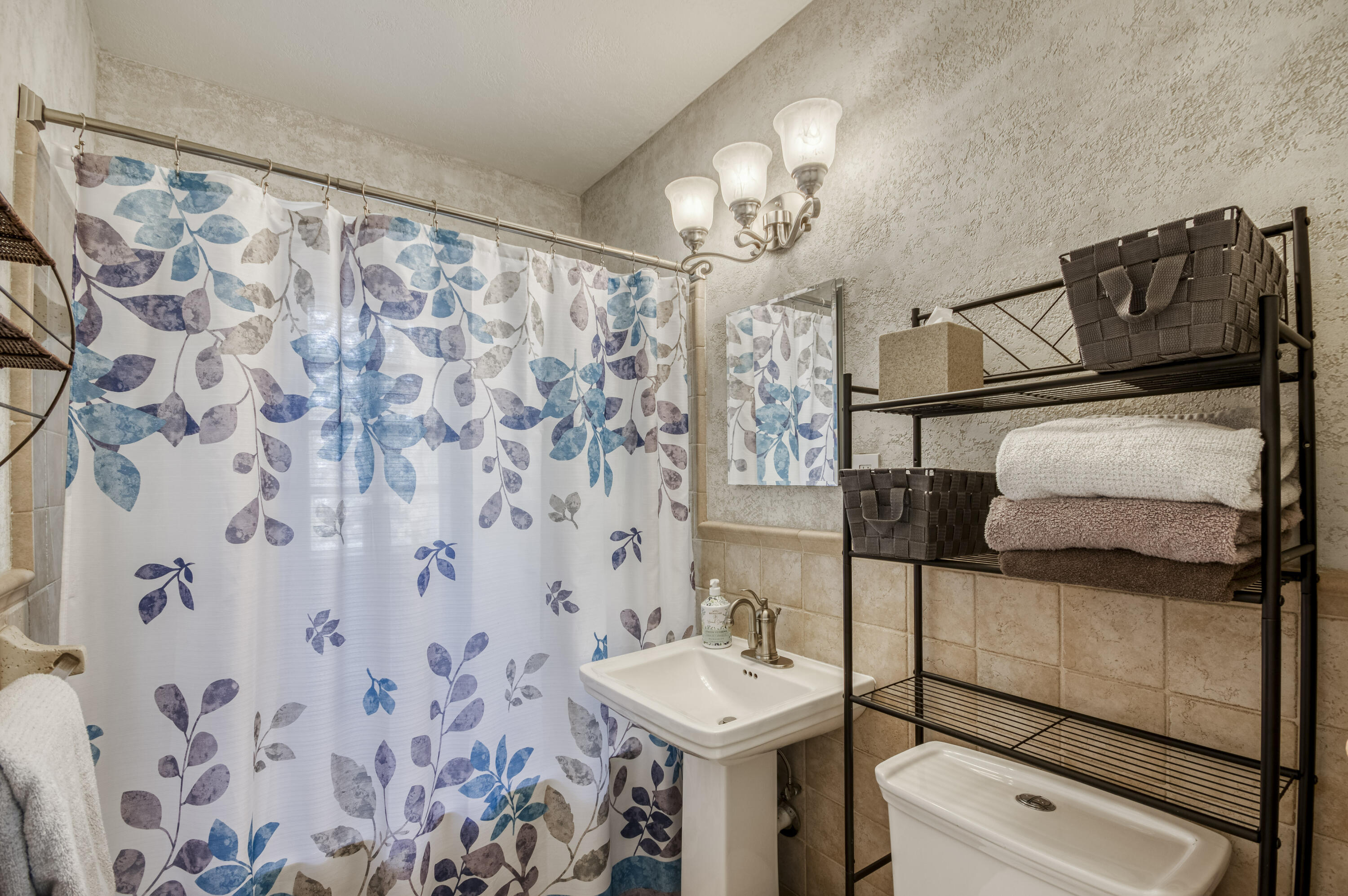 Jupiter Condo: 404 South Caloosahatchee Avenue