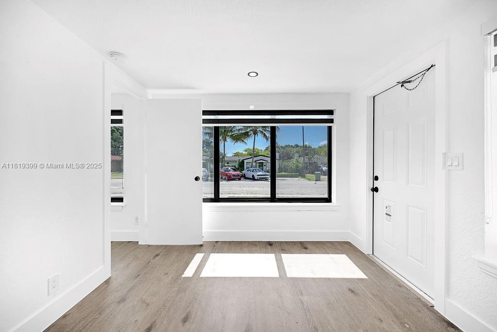 North Miami Condo: 12400 Northeast 11th Court