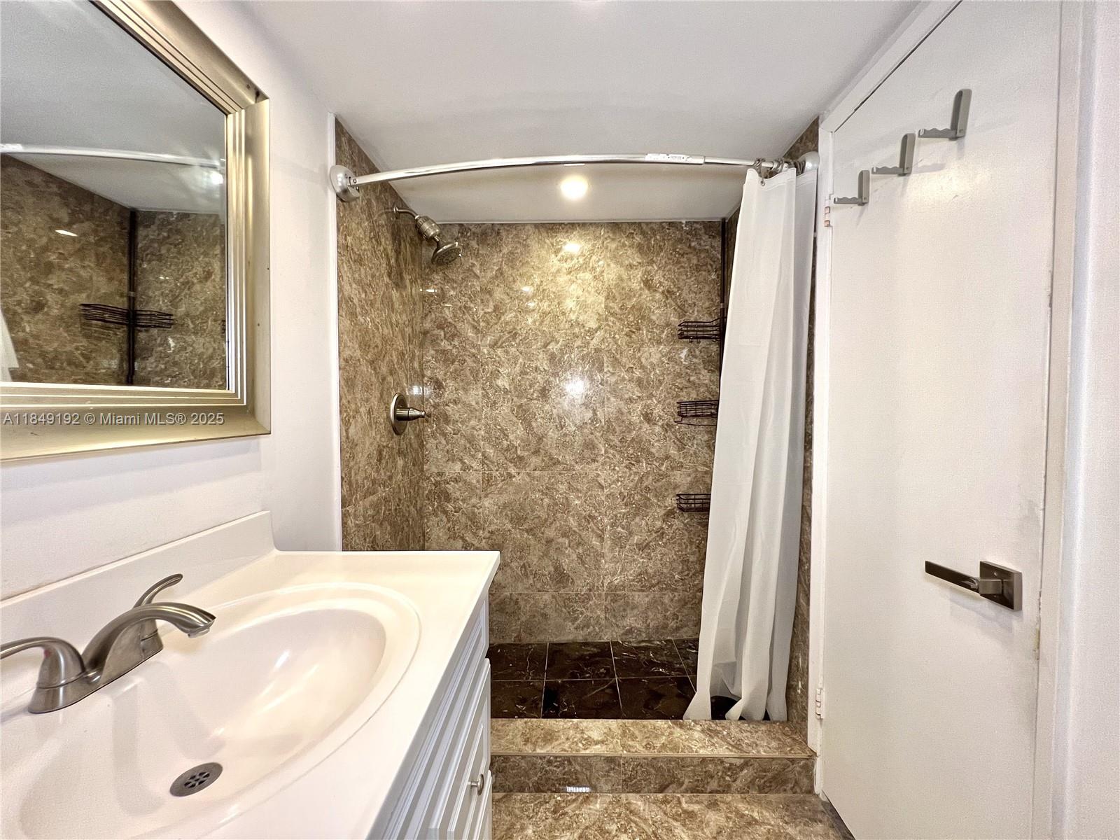 Aventura Condo: 2851 Northeast 183rd Street