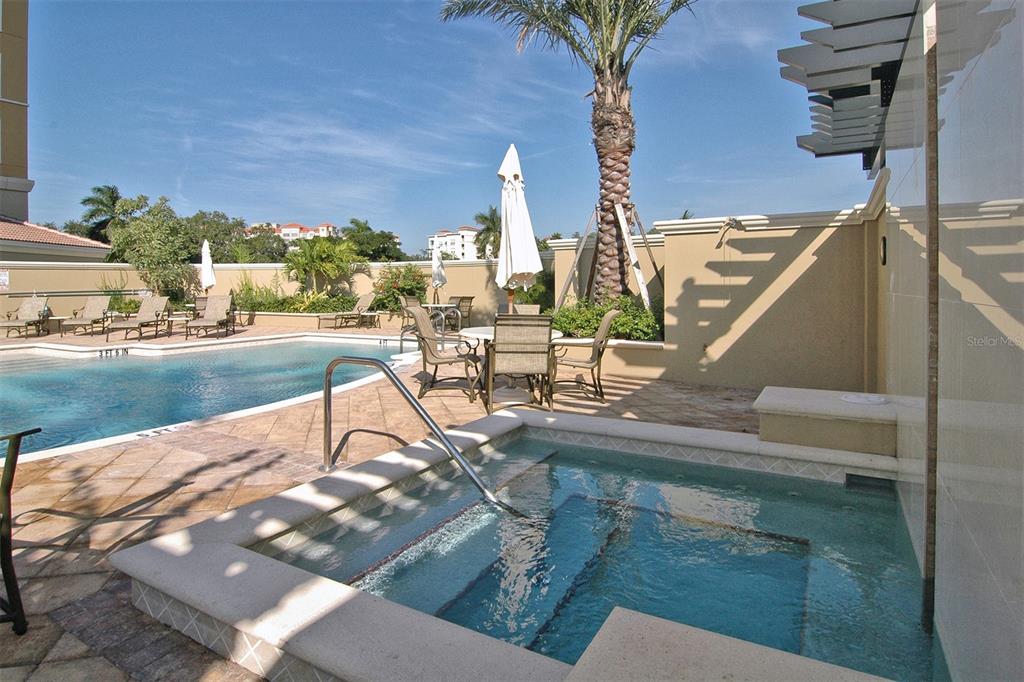 Sarasota Condo: 1064 North Tamiami Trail