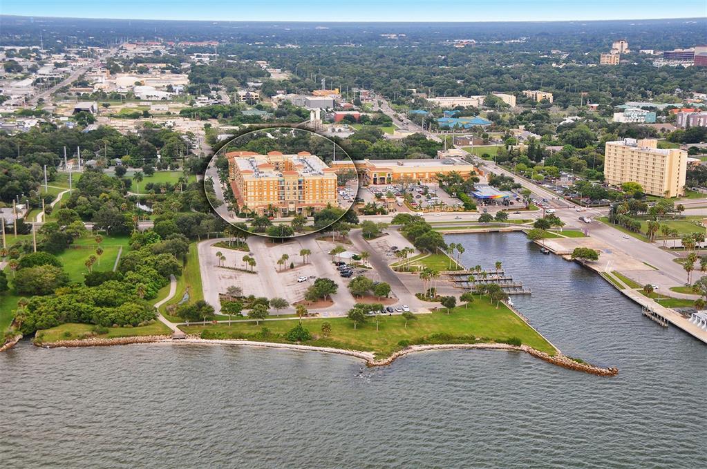 Sarasota Condo: 1064 North Tamiami Trail