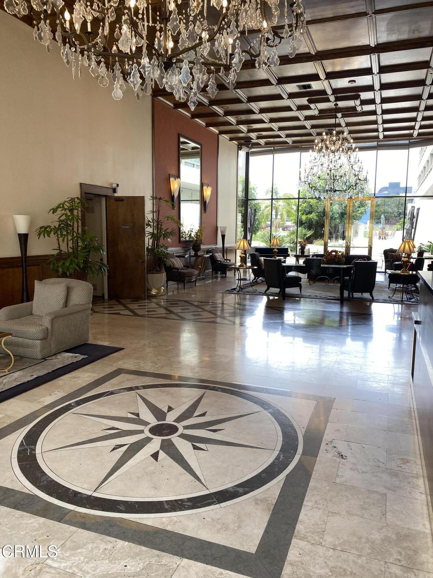 Los Angeles Condo: 121 South Hope Street