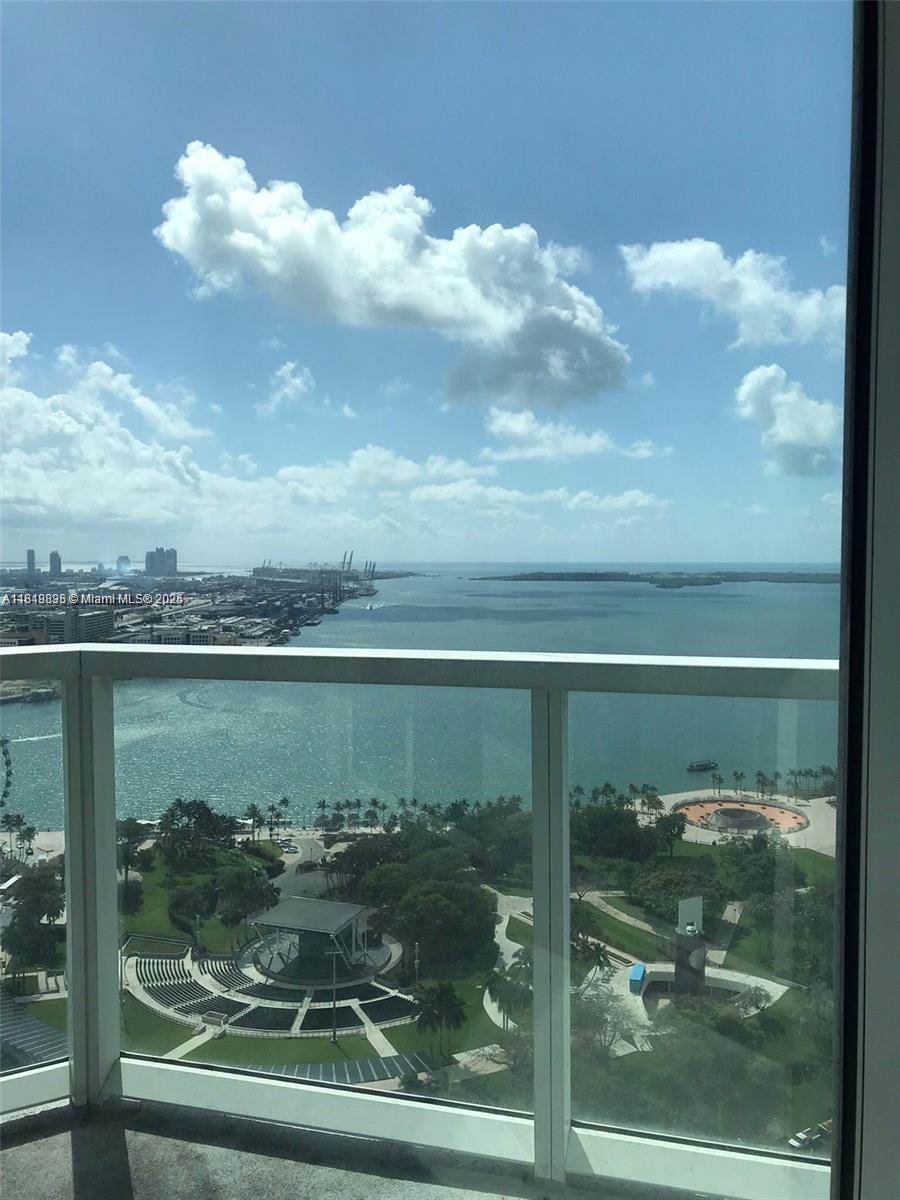 Miami Condo: 244 Biscayne Boulevard