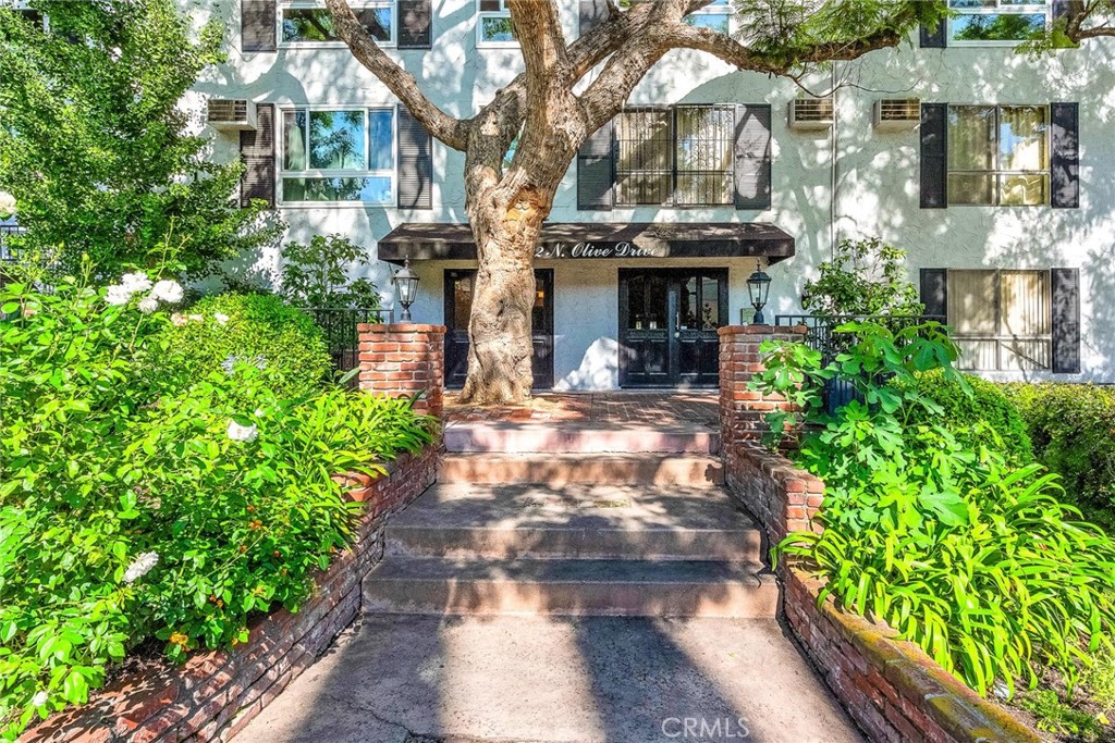 West Hollywood Condo: 1222 North Olive Drive