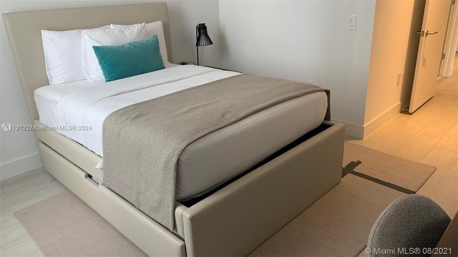 Hollywood Condo: 4010 South Ocean Drive