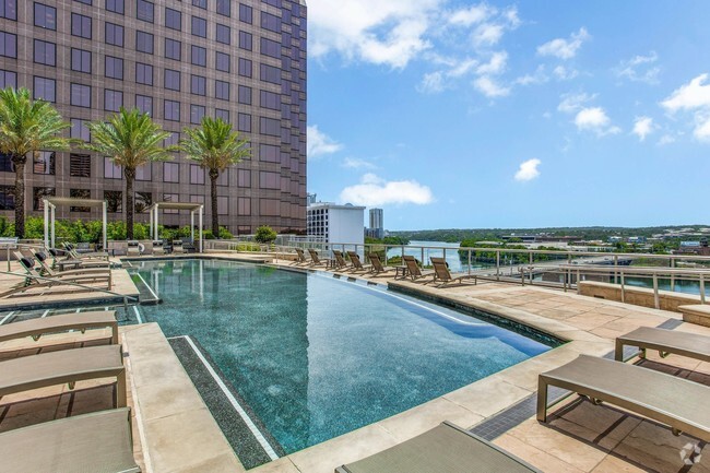 Austin Condo: 93 Red River St