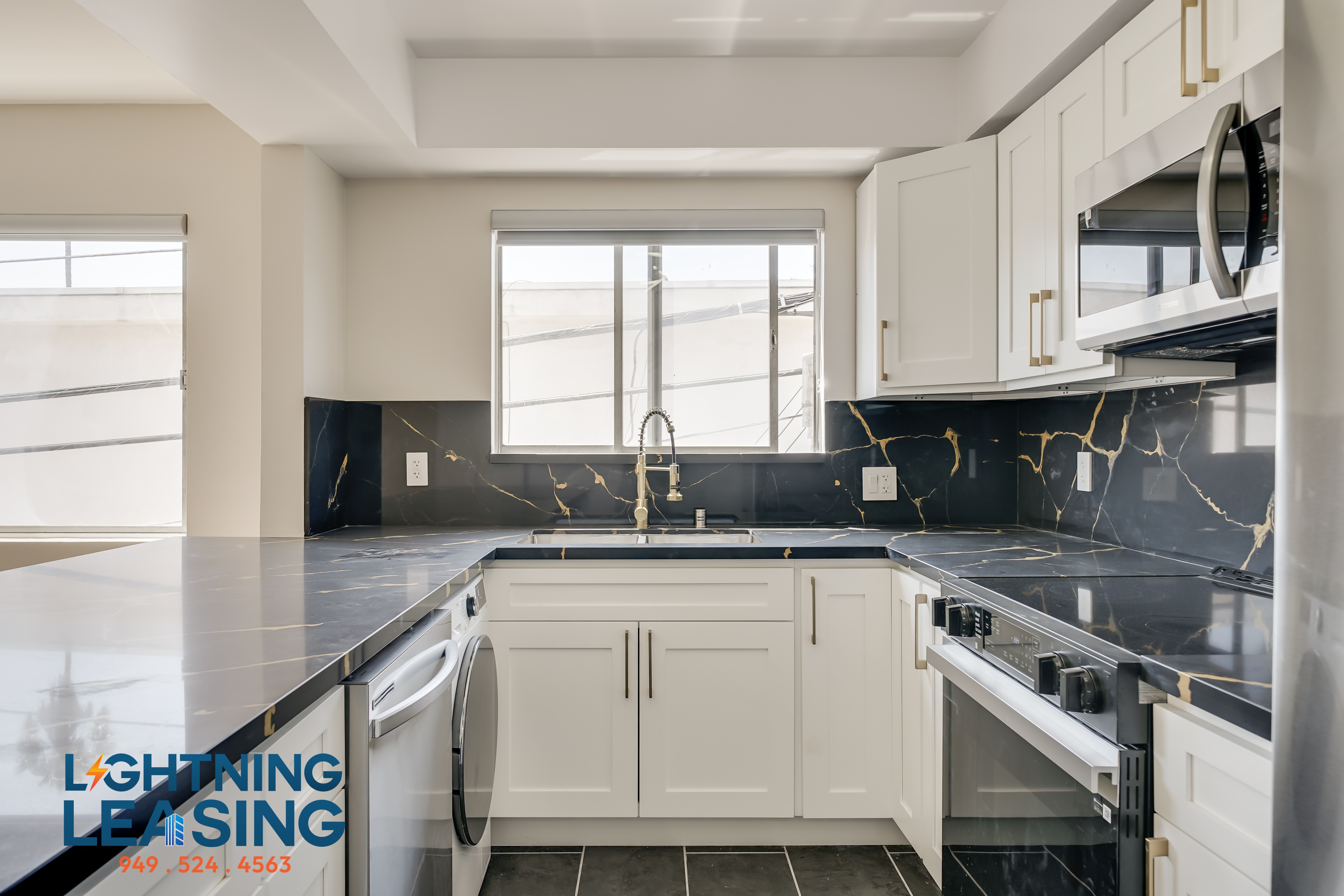 Los Angeles Condo: 1035 N Hayworth Ave