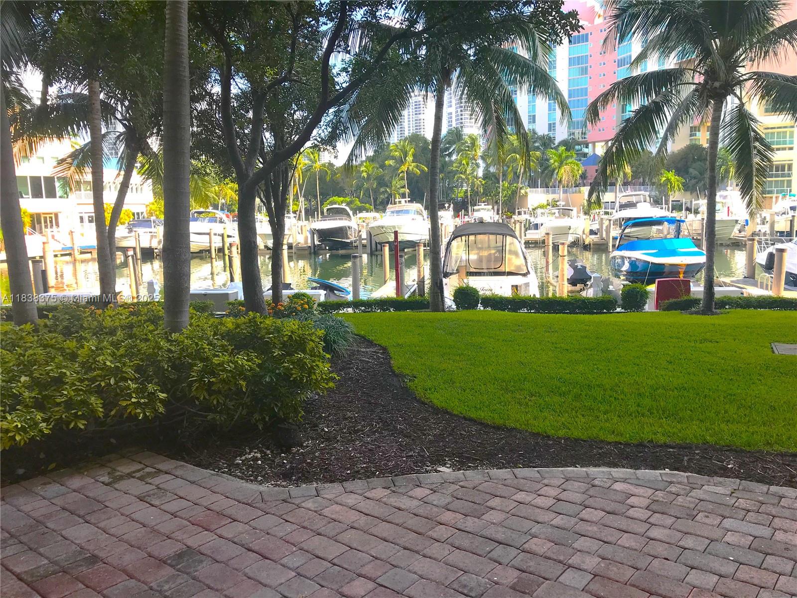 Aventura Condo: 3340 Northeast 190th Street