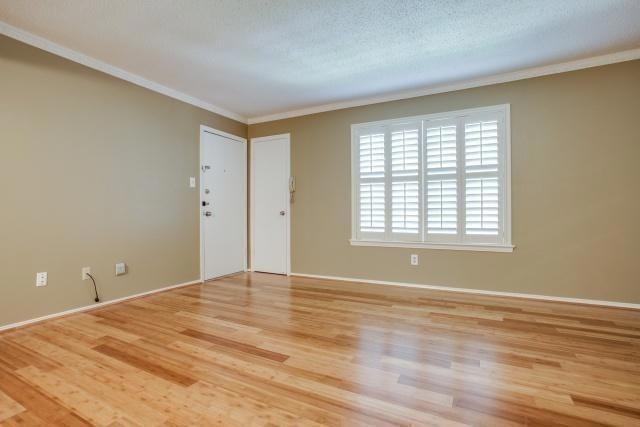 Dallas Condo: 5815 Sandhurst Lane