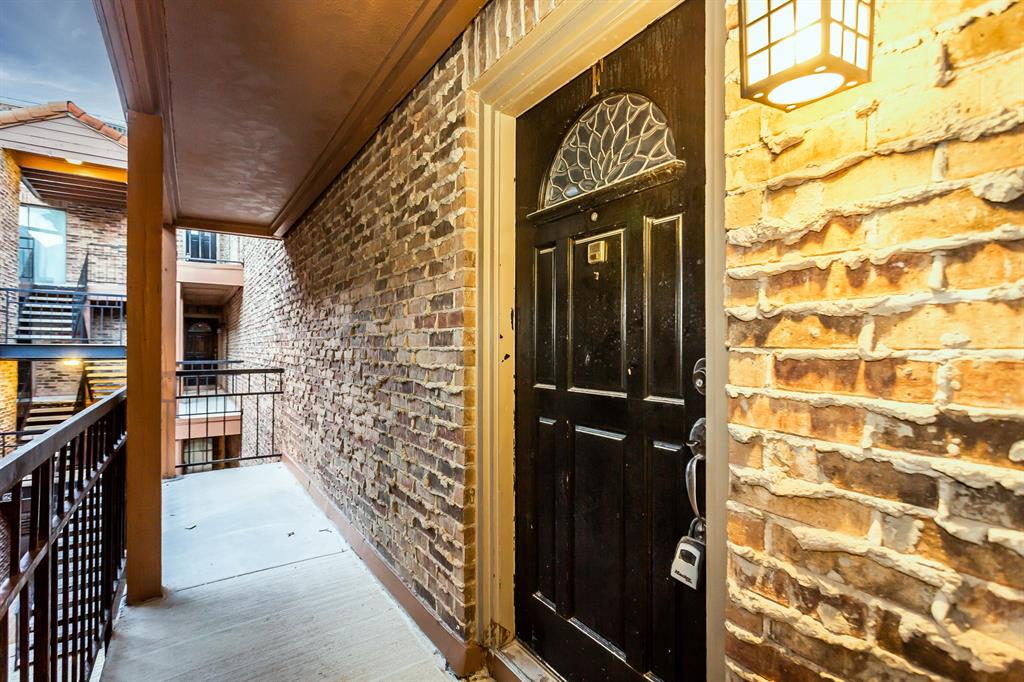 University Park Condo: 6004 Auburndale Avenue