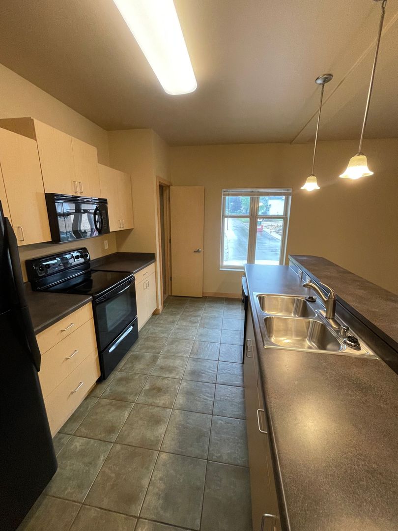 Sun Prairie Apartment: 188 Cannery Pl