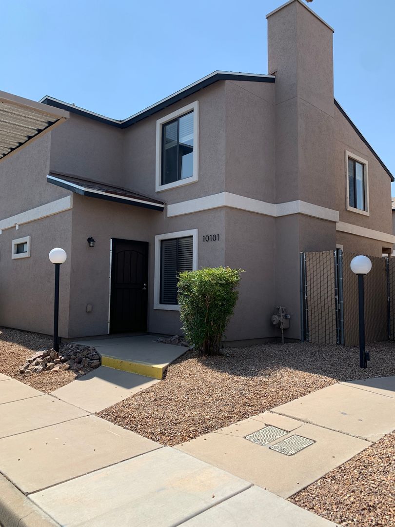 Tucson Condo: 9111 E Broadway