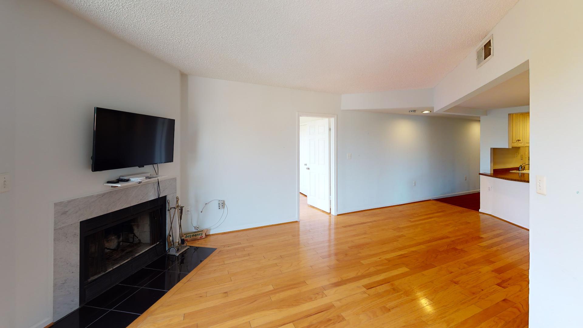 Washington Condo: 2725 Connecticut Ave NW