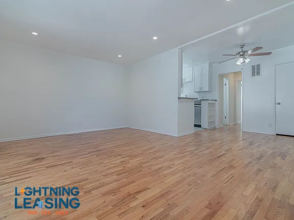 Pico-Robertson Condo: 1920 1/2 S Shenandoah Street