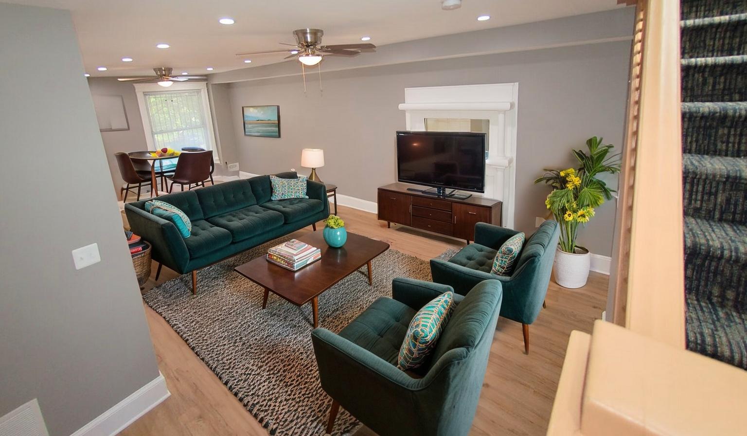 Washington House: 1303 Florida Ave NW