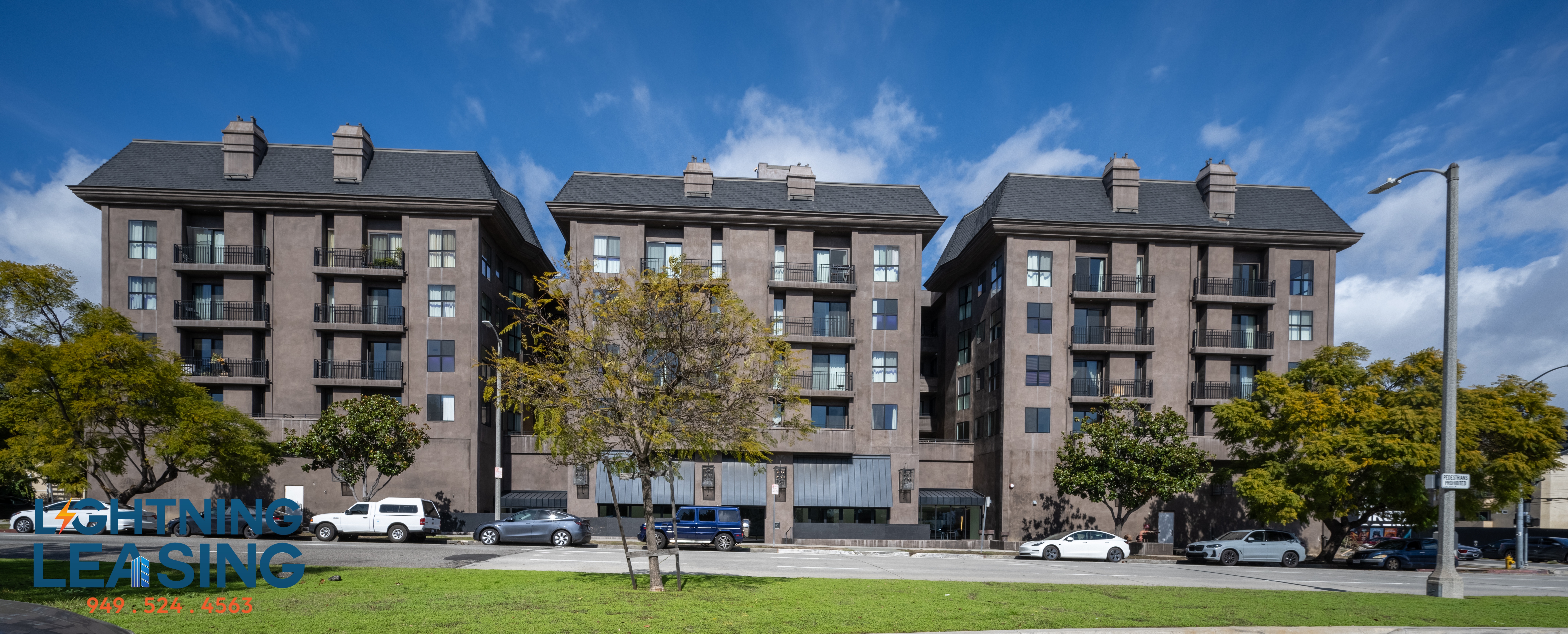 West Hollywood Condo: 8811-1.2 Burton Way