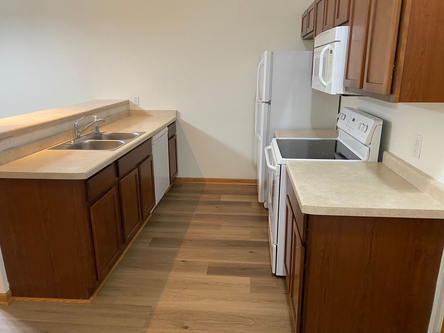 OREGON Apartment: 218 WOLFE St