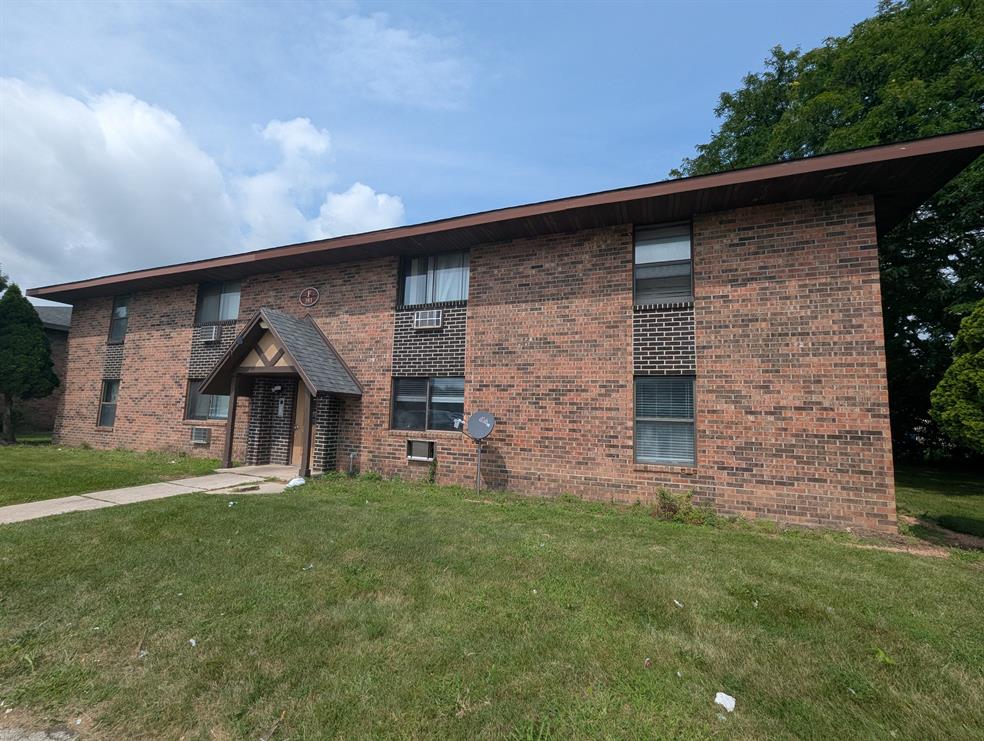 Fond du Lac Apartment: 365 N Peters Ave