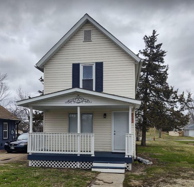 Cedar Rapids House: 1228 Wilson Ave SW