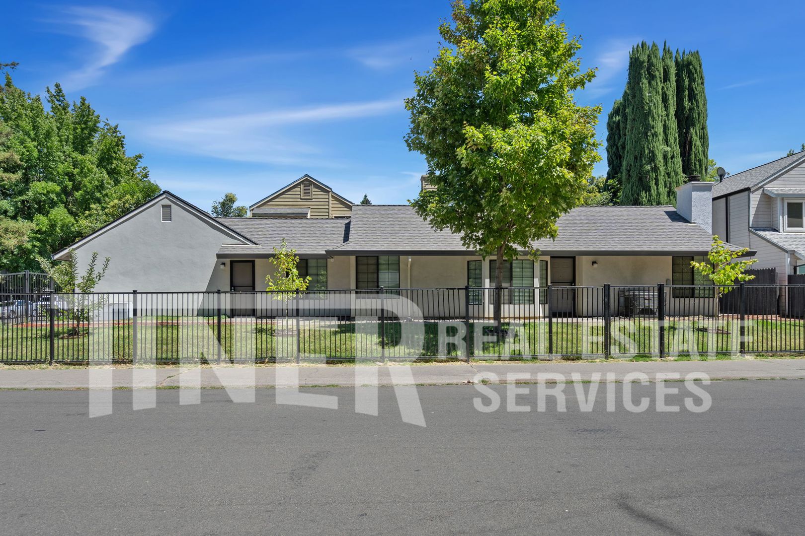 Sacramento House: 1530 Waterwheel Drive
