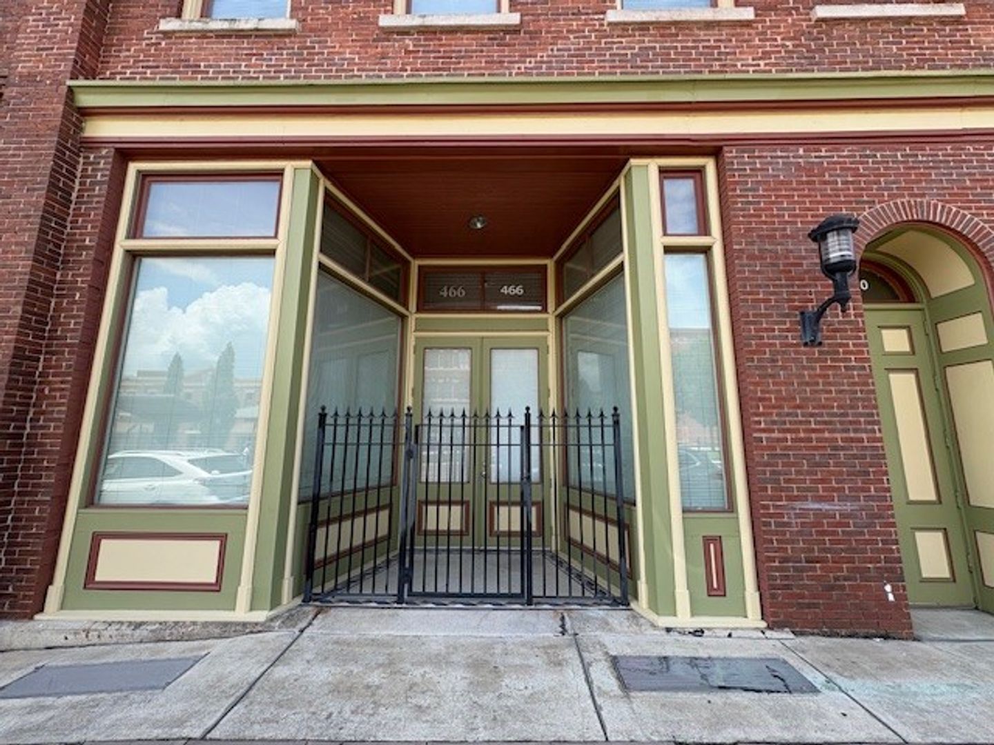 Macon Condo: 466 Poplar Street