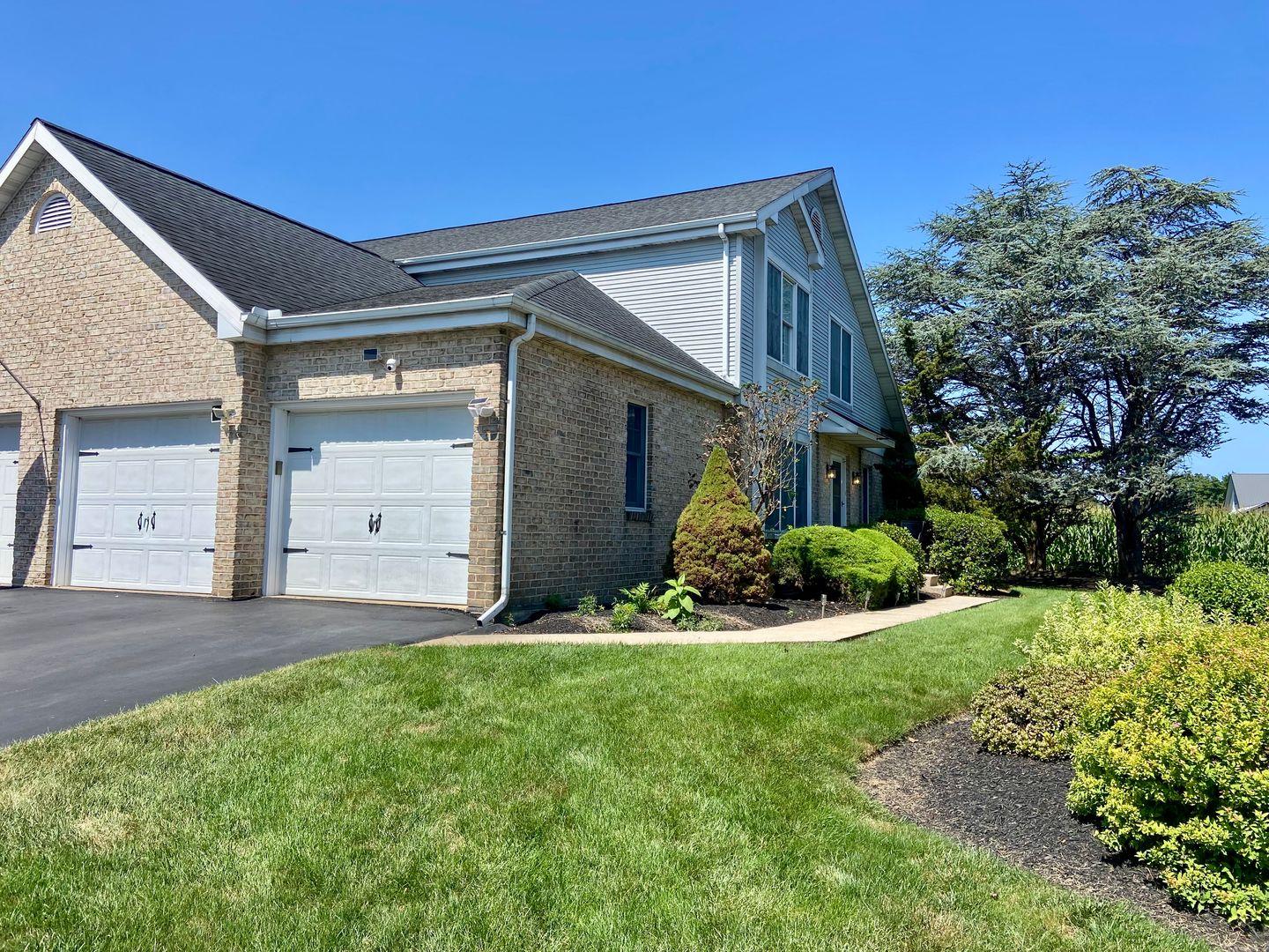 Lebanon House: 117 Stone Hedge Ct