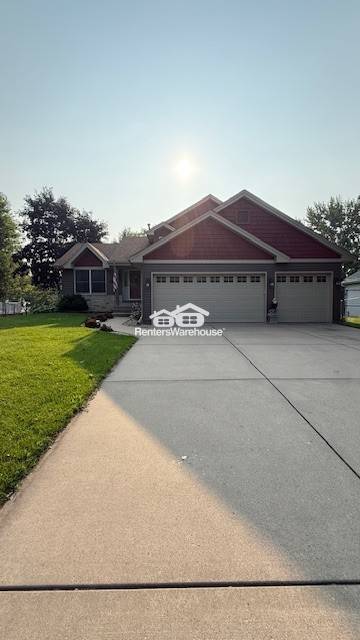 Lino Lakes House: 7152 Snow Owl Ln