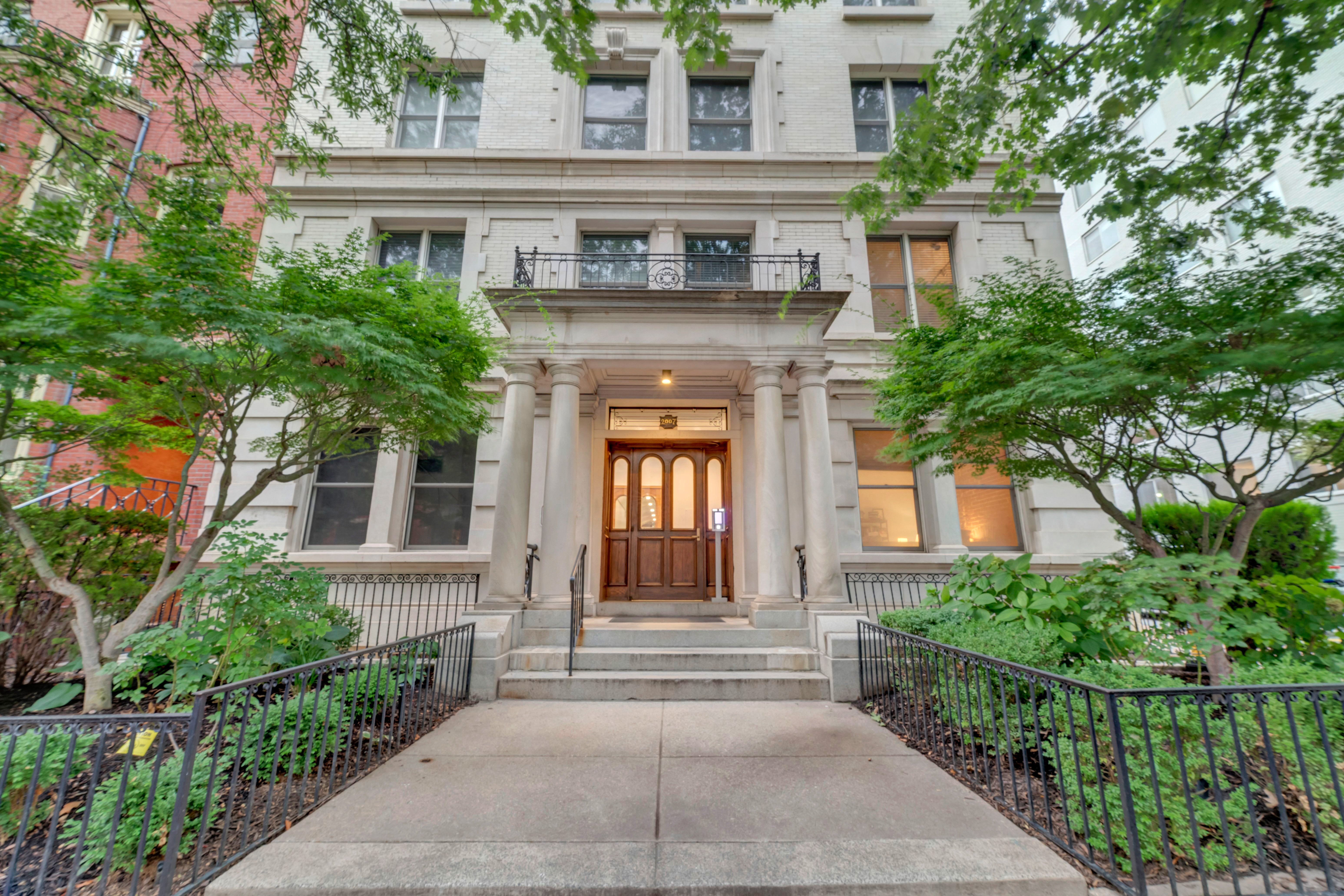 Washington Condo: 2007 O St NW