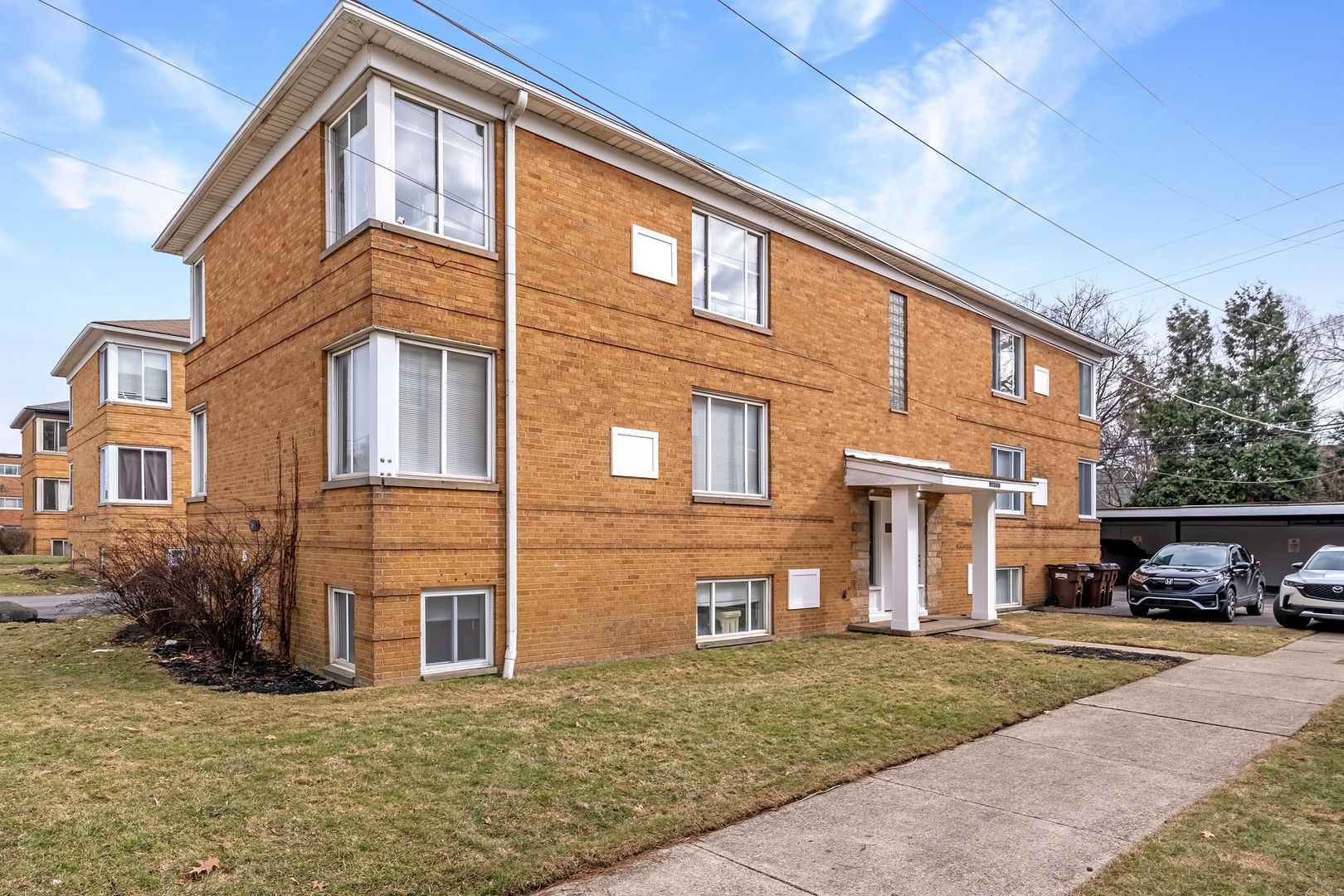 Rocky River Condo: 18975 Hilliard Blvd