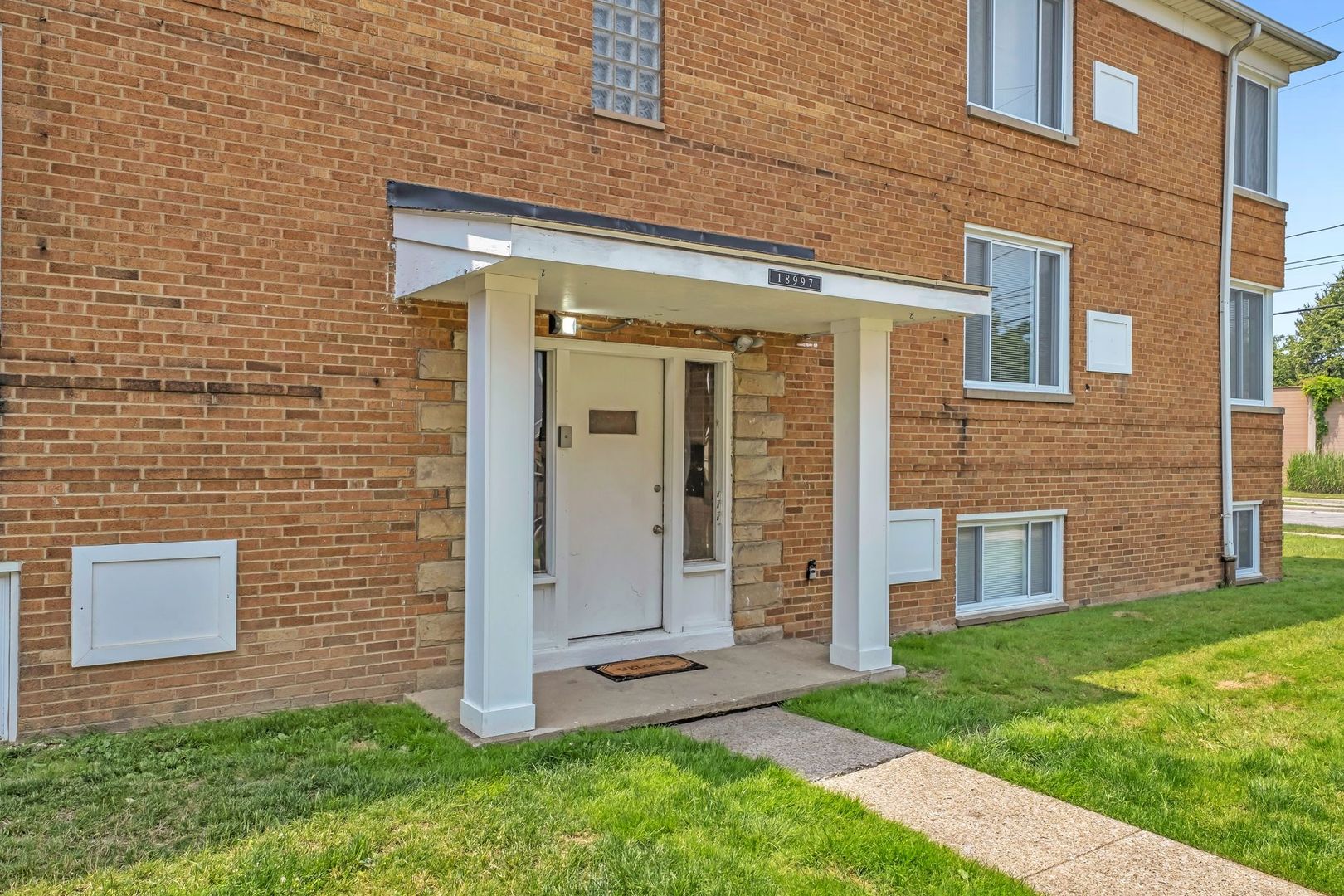 Rocky River Condo: 18997 Hilliard Blvd